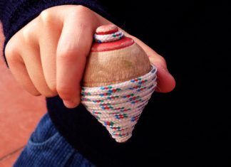 El trompo, juego de la calle