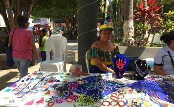 Feria Inclusiva de Empredimiento Guastatoya 2019, abriendo caminos Productos de bisutería expuestos en la I Feria Inclusiva de Emprendimiento de Guastatoya 2018