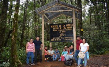 La aventura fascinante de la subida a la Peña del Ángel Expedición InfantiaN bajo el cartel de Reserva de la Biosfera en la Peña del Ángel