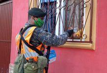 Guastatoya, objetivo intacto: mantener los contagios de Covid-19 bajo control Distribución de mascarillas en Guastatoya