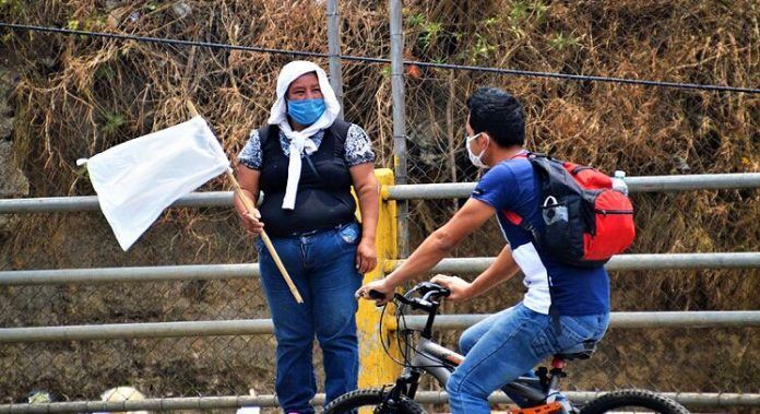 Banderas blancas