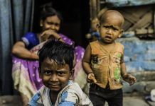 Muchas bocas y pocos alimentos en las casas de los pobres Familias pobres