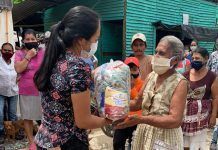 SCFM donó 200 bolsas de víveres en Magdalena, LLano y Guastatoya Entrega de 1 de las 200 bolsas de víveres