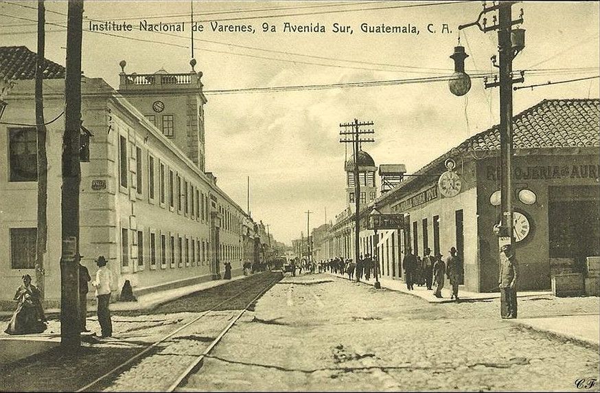 La 9ª Avenida atravesada por las vías del ferrocarril
