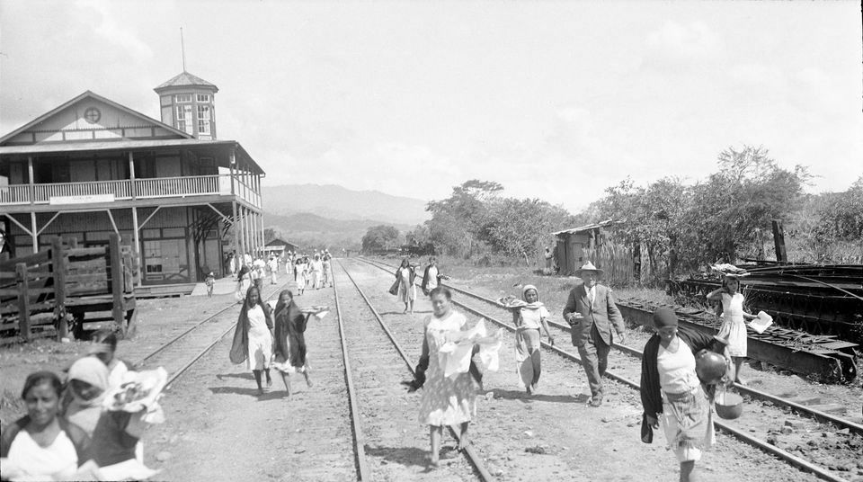 Estación del ferrocarril del Norte años 30 del siglo XX