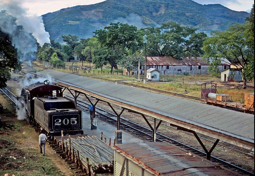 Estación de ferrocarril de Puerto Barrios