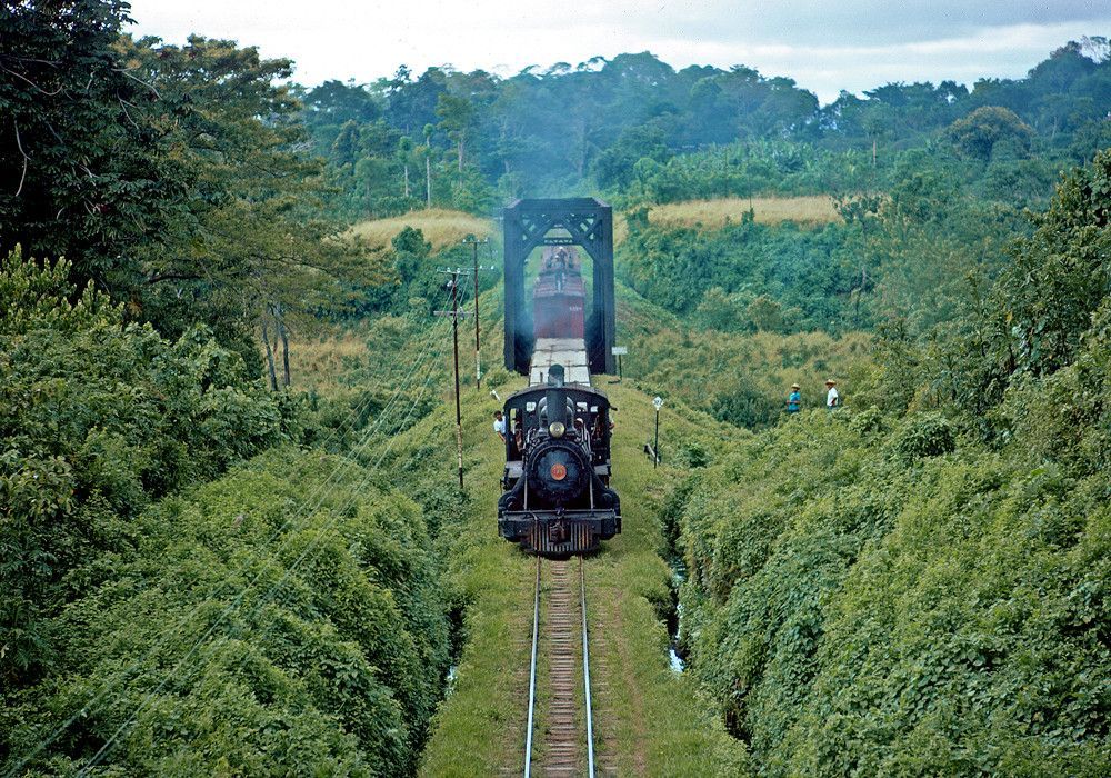 El ferrocarril en tierras de Muluá