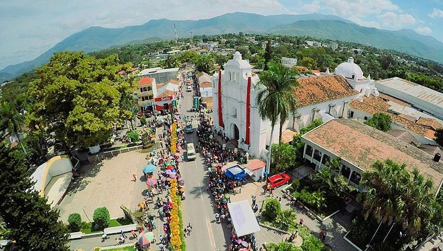 Iglesia de San Mateo y Parque Miguel Ángel Asturias (Salamá-Baja Verapaz)