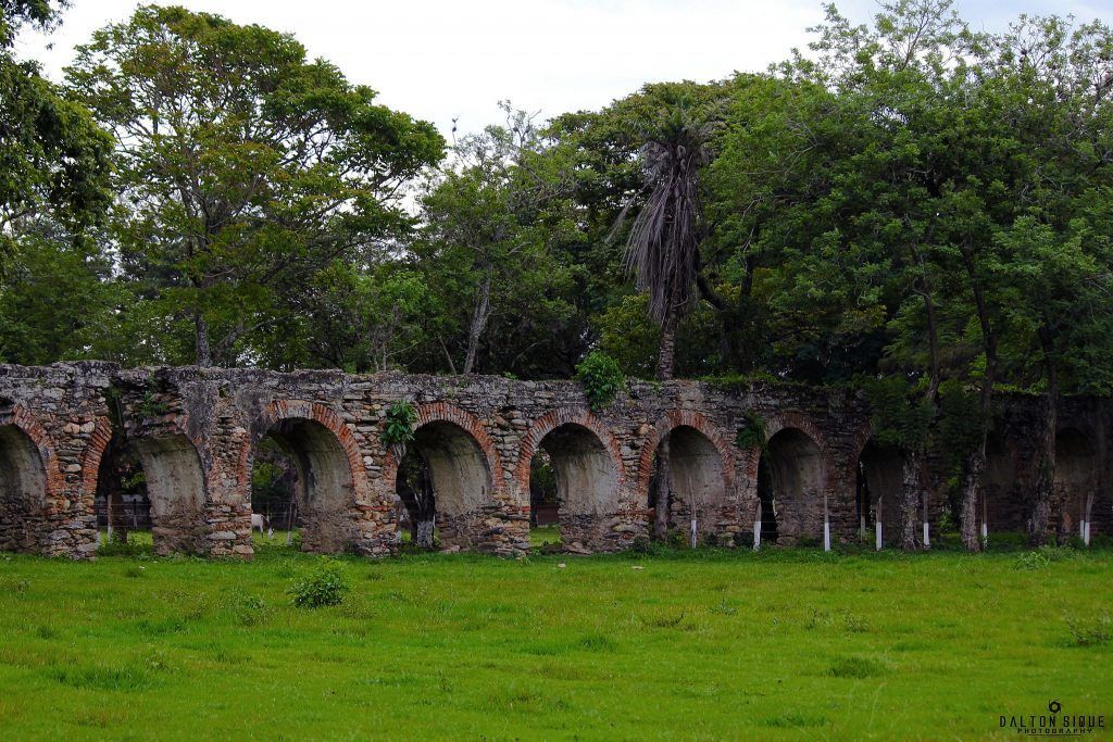 Arcos del Ingenio Azucarero de San Jerónimo