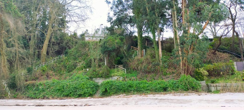Escaleras privadas a la playa