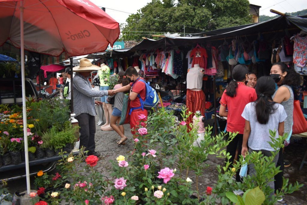 Era domingo, día de mercado en San Agustín Acasaguastlán