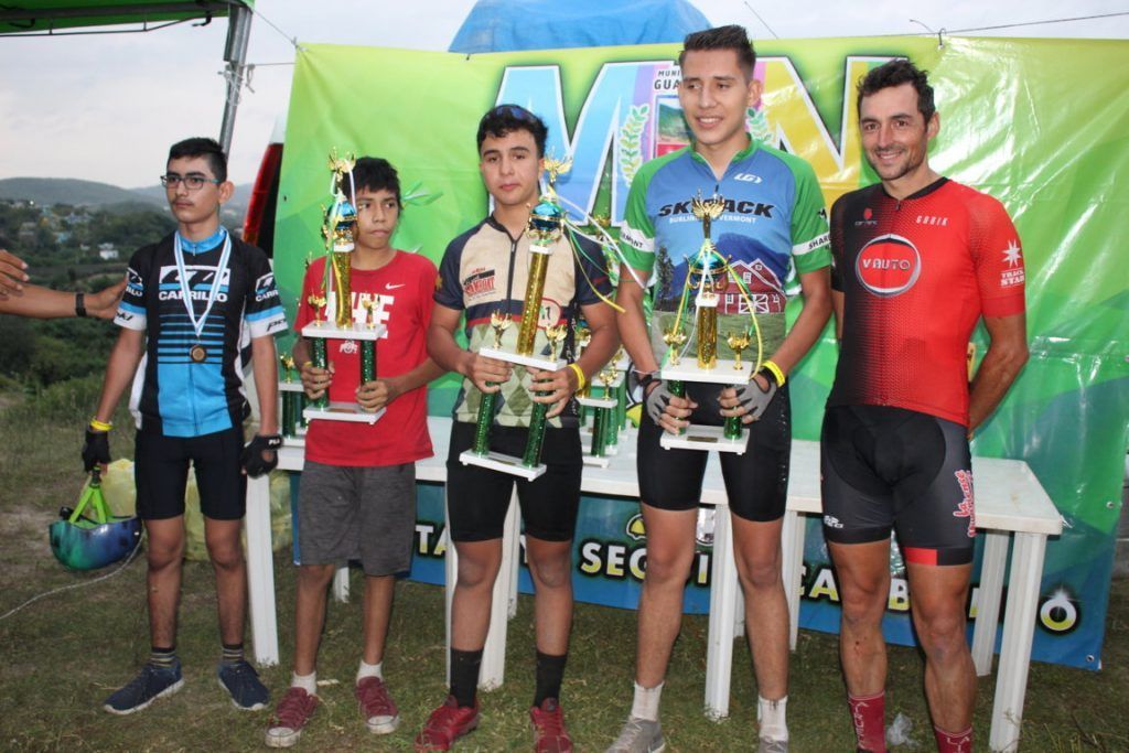 Podium en categoría junior masculina