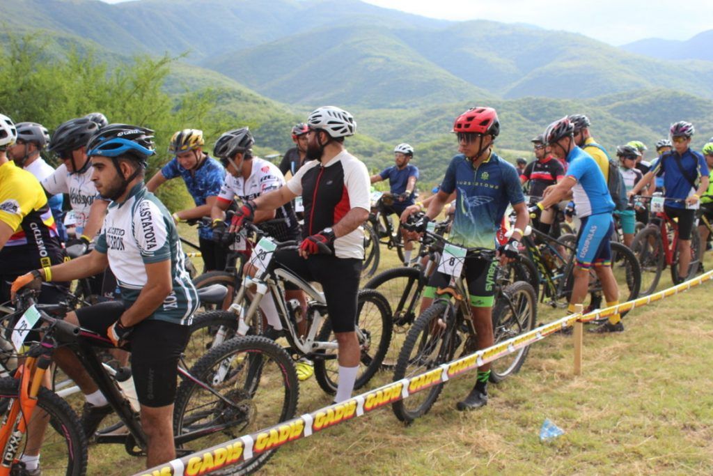 Vista del pelotón en el momento de la salida