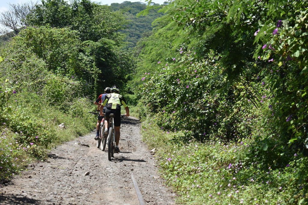 Rodando por el tramo de La Línea en dirección a El Rancho