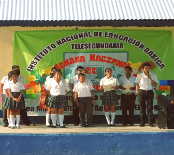En Positivo, Colegio Rural Mixto de Magdalena (San Agustín Acasaguastlán - Guatemala)